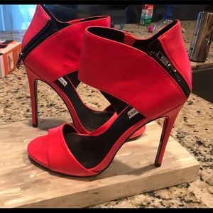 Hot pink Steve Madden high heel pumps